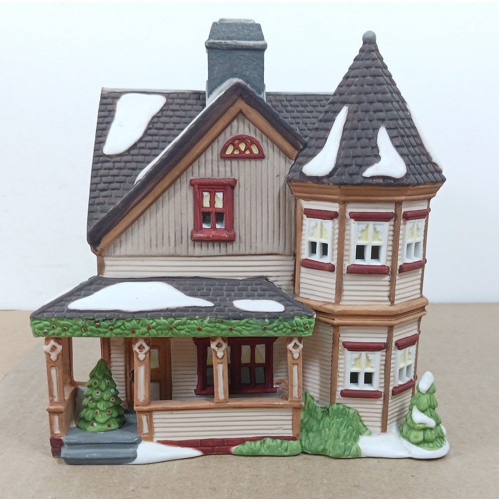 Dept 56 Thomas T Julian House New England Village Series 5657-0 Porcelain House